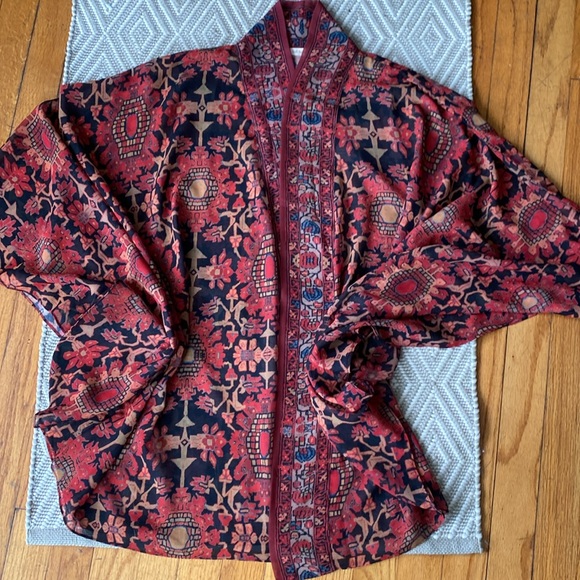 Womens floral button front poncho/cover up, Size XL - Picture 4 of 8